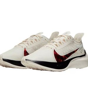 NIKE WOMENS ZOOM GRAVITY SAIL BONE COLOR TRAINING RUNNING SHOES